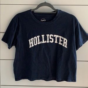 This is a cropped t-shirt from Hollister.